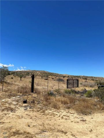 0 Cor Drt 125 Ste. D West, Pearblossom, CA 93550