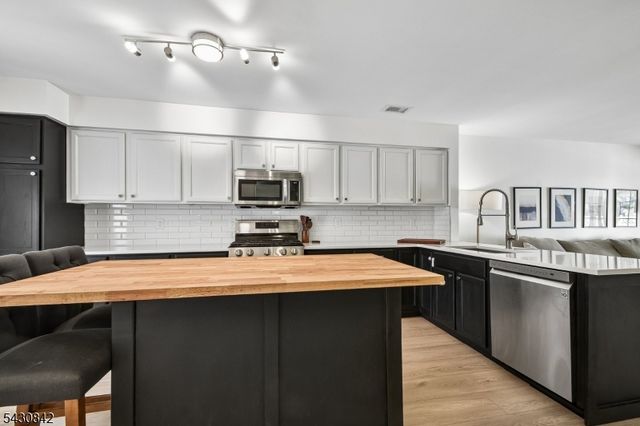 355 Ellen Ln, Bridgewater Twp., NJ 08807
