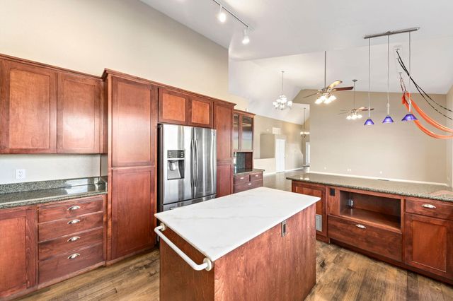454 Elm Street, Phoenix, OR 97535