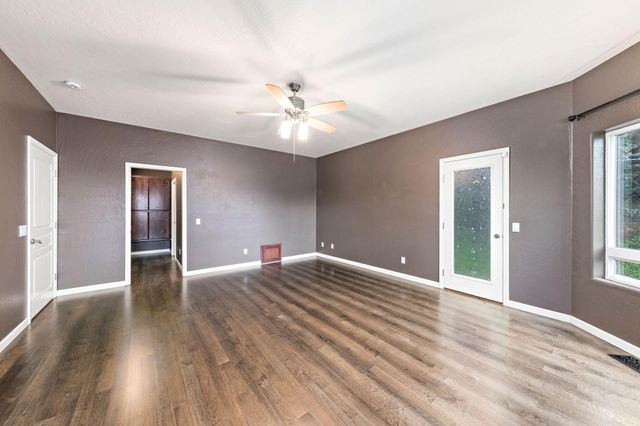 454 Elm Street, Phoenix, OR 97535