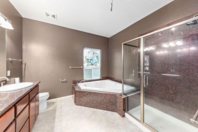 454 Elm Street, Phoenix, OR 97535