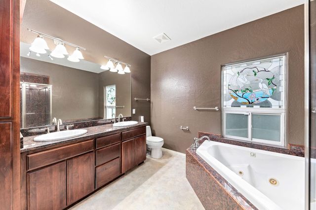 454 Elm Street, Phoenix, OR 97535