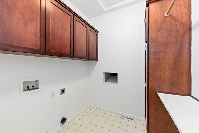 454 Elm Street, Phoenix, OR 97535