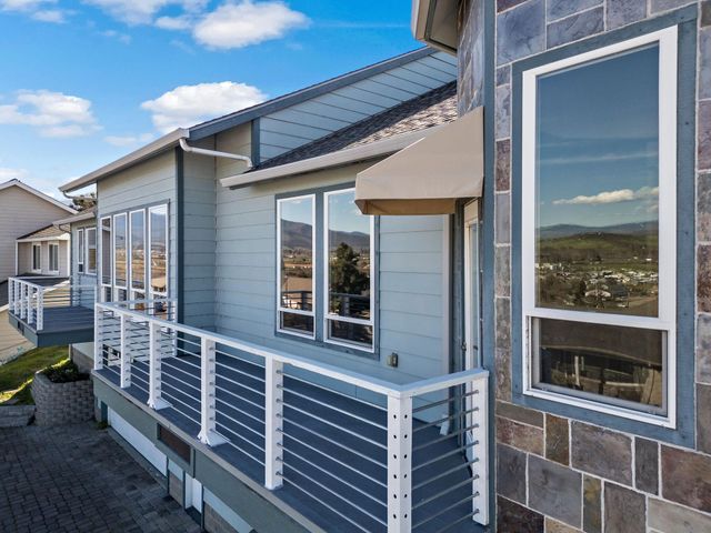 454 Elm Street, Phoenix, OR 97535