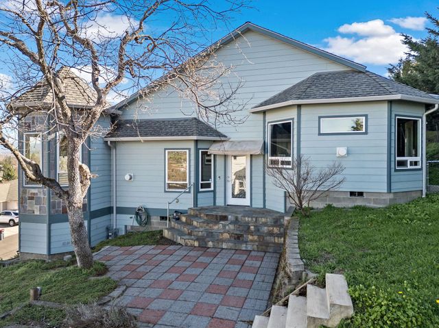 454 Elm Street, Phoenix, OR 97535