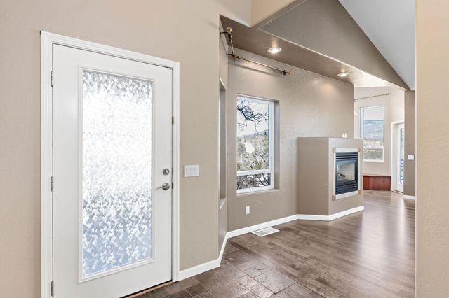 454 Elm Street, Phoenix, OR 97535