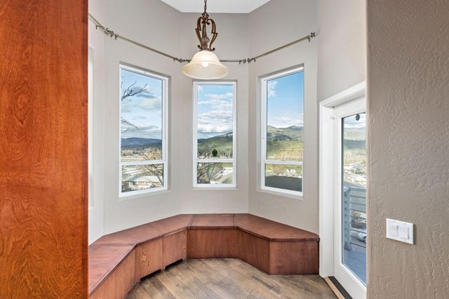 454 Elm Street, Phoenix, OR 97535