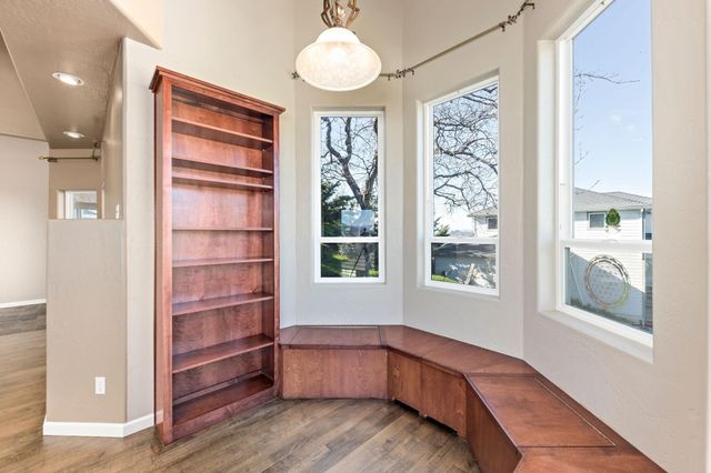 454 Elm Street, Phoenix, OR 97535