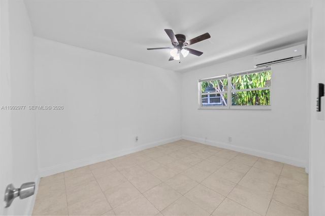 2457 NE 183rd St 2457, North Miami Beach, FL 33160