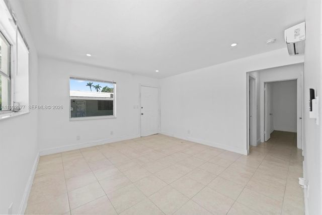 2457 NE 183rd St 2457, North Miami Beach, FL 33160