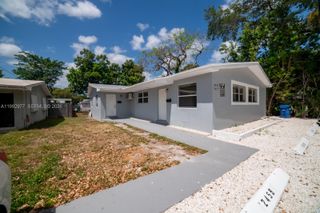2457 NE 183rd St 2457, North Miami Beach, FL 33160