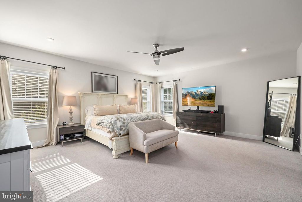24596 WATEROAK PL, Aldie, VA 20105