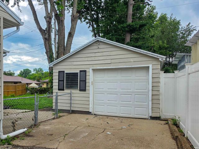 1809 Mcconnell Avenue, Evansville, IN 47714