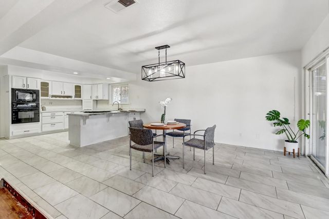 8046 Grandstaff, Sacramento, CA 95823