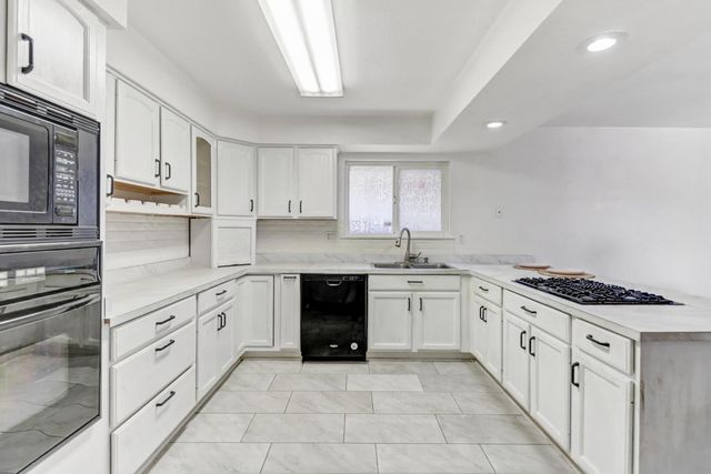 8046 Grandstaff, Sacramento, CA 95823