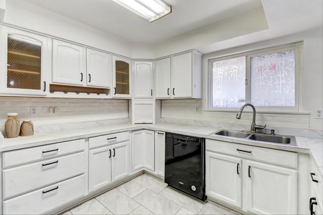 8046 Grandstaff, Sacramento, CA 95823