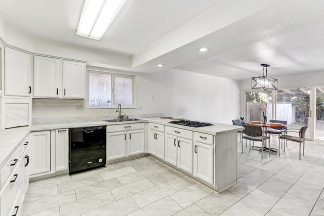 8046 Grandstaff, Sacramento, CA 95823
