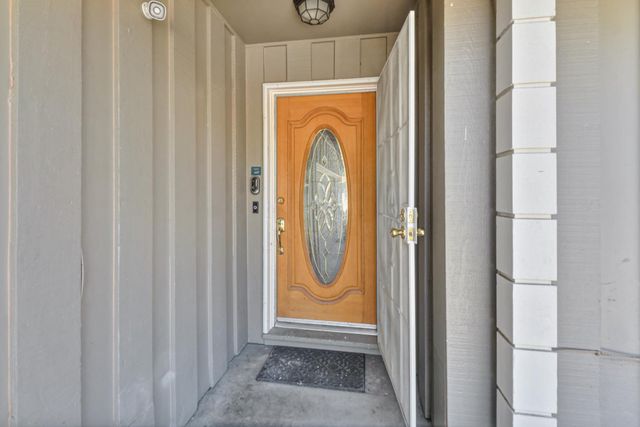 8046 Grandstaff, Sacramento, CA 95823