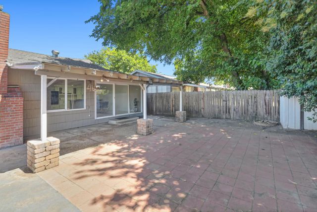 8046 Grandstaff, Sacramento, CA 95823