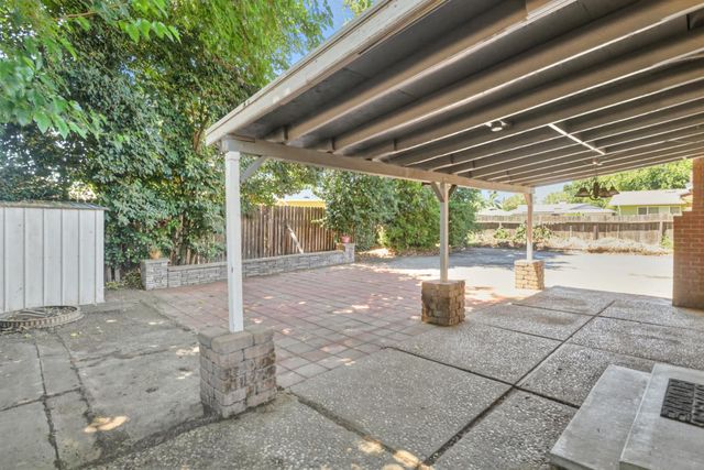 8046 Grandstaff, Sacramento, CA 95823
