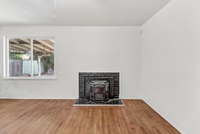 8046 Grandstaff, Sacramento, CA 95823