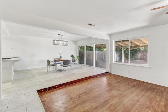 8046 Grandstaff, Sacramento, CA 95823