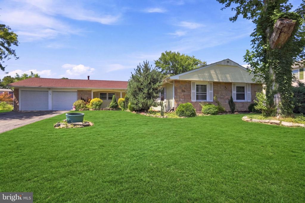 16 TERRELL LN, WILLINGBORO, NJ 08046 — exterior