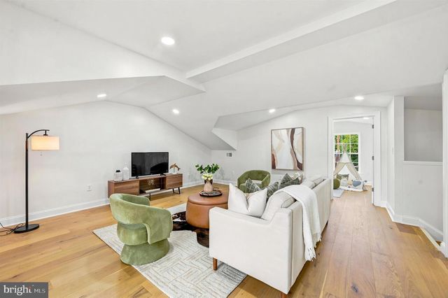 614 WALLINGFORD AVE, Media, PA 19063
