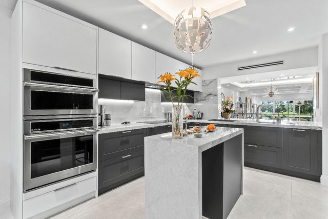 2335 S Ocean Boulevard C9, Palm Beach, FL 33480