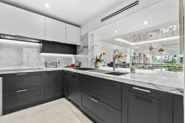 2335 S Ocean Boulevard C9, Palm Beach, FL 33480