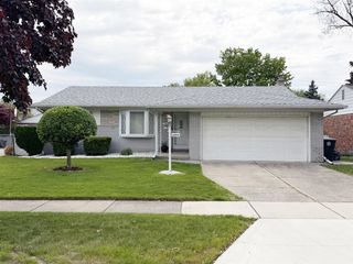14165 Alexander, Livonia, MI 48154