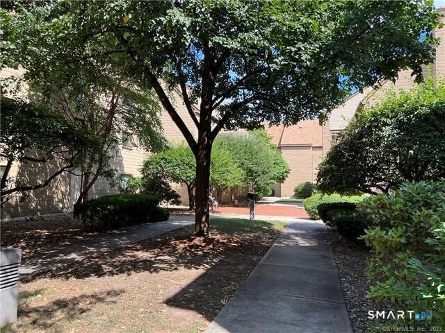 38 North Main Street 31, West Hartford, CT 06107