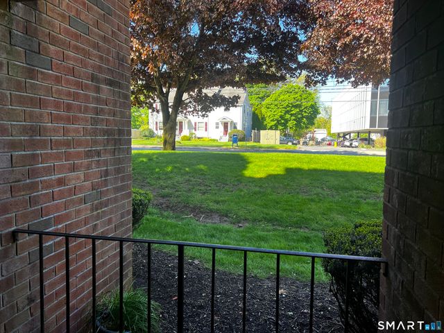 38 North Main Street 31, West Hartford, CT 06107