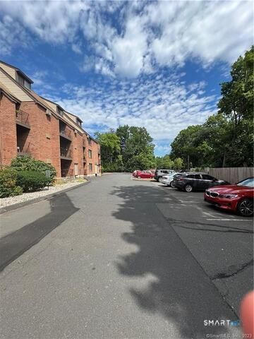 38 North Main Street 31, West Hartford, CT 06107