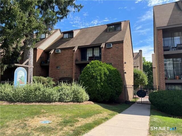38 North Main Street 31, West Hartford, CT 06107