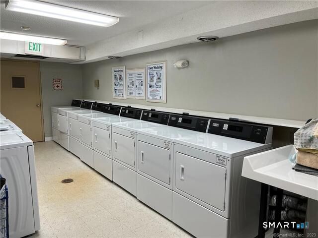 38 North Main Street 31, West Hartford, CT 06107