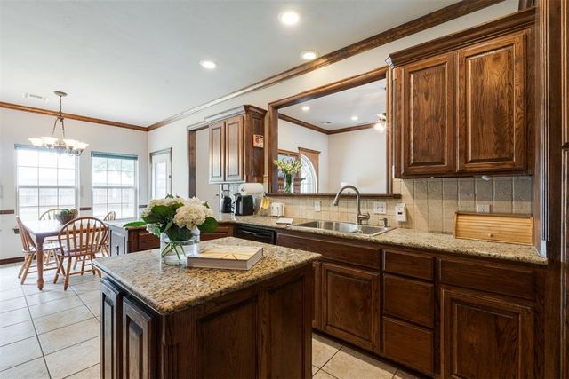17016 Platinum Lane, Edmond, OK 73012