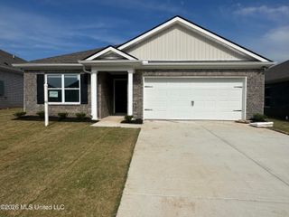 39 S Thorn Tree Street, Byhalia, MS 38611