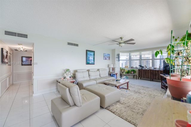 1950 S Ocean Drive 15P, Hallandale Beach, FL 33009