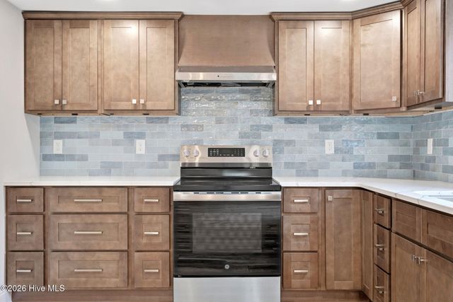 615 S Raleigh Street, Wallace, NC 28466