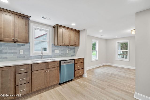 615 S Raleigh Street, Wallace, NC 28466