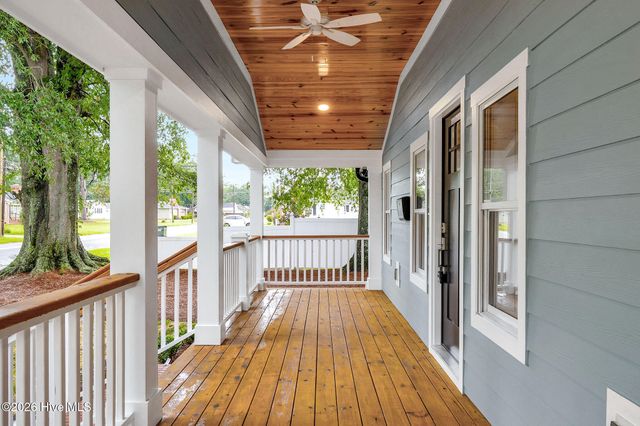 615 S Raleigh Street, Wallace, NC 28466