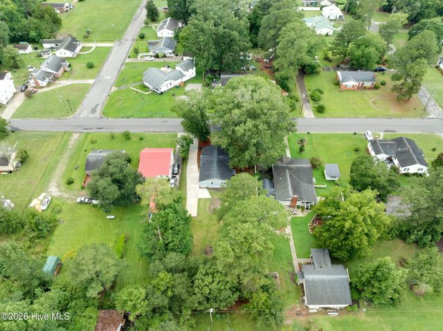 615 S Raleigh Street, Wallace, NC 28466