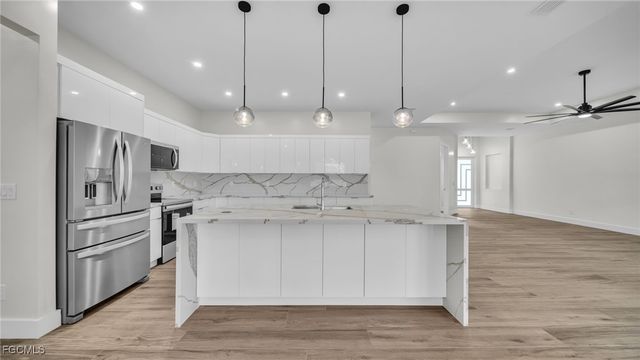 1726 SW 36th TER, Cape Coral, FL 33914