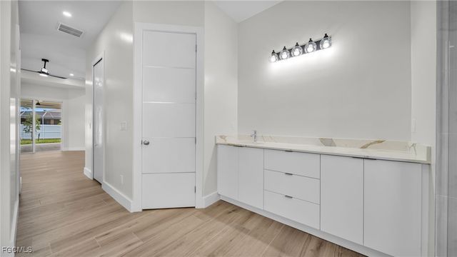 1726 SW 36th TER, Cape Coral, FL 33914