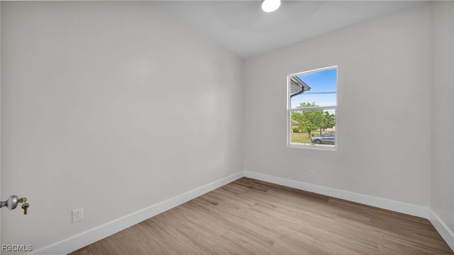 1726 SW 36th TER, Cape Coral, FL 33914