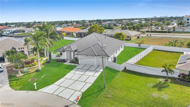 1726 SW 36th TER, Cape Coral, FL 33914