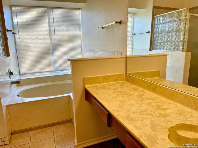 5010 FERN LAKE, San Antonio, TX 78244