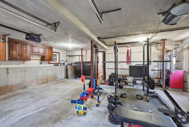 37 Woodlawn Dr, Sturbridge, MA 01566