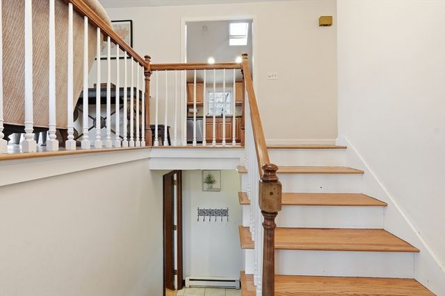 37 Woodlawn Dr, Sturbridge, MA 01566